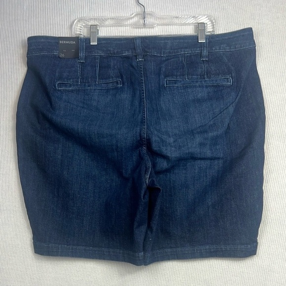 Lane Bryant NWT Women’s Size 26 Bermuda Shorts Dark Wash Denim Plus Size - Picture 2 of 11